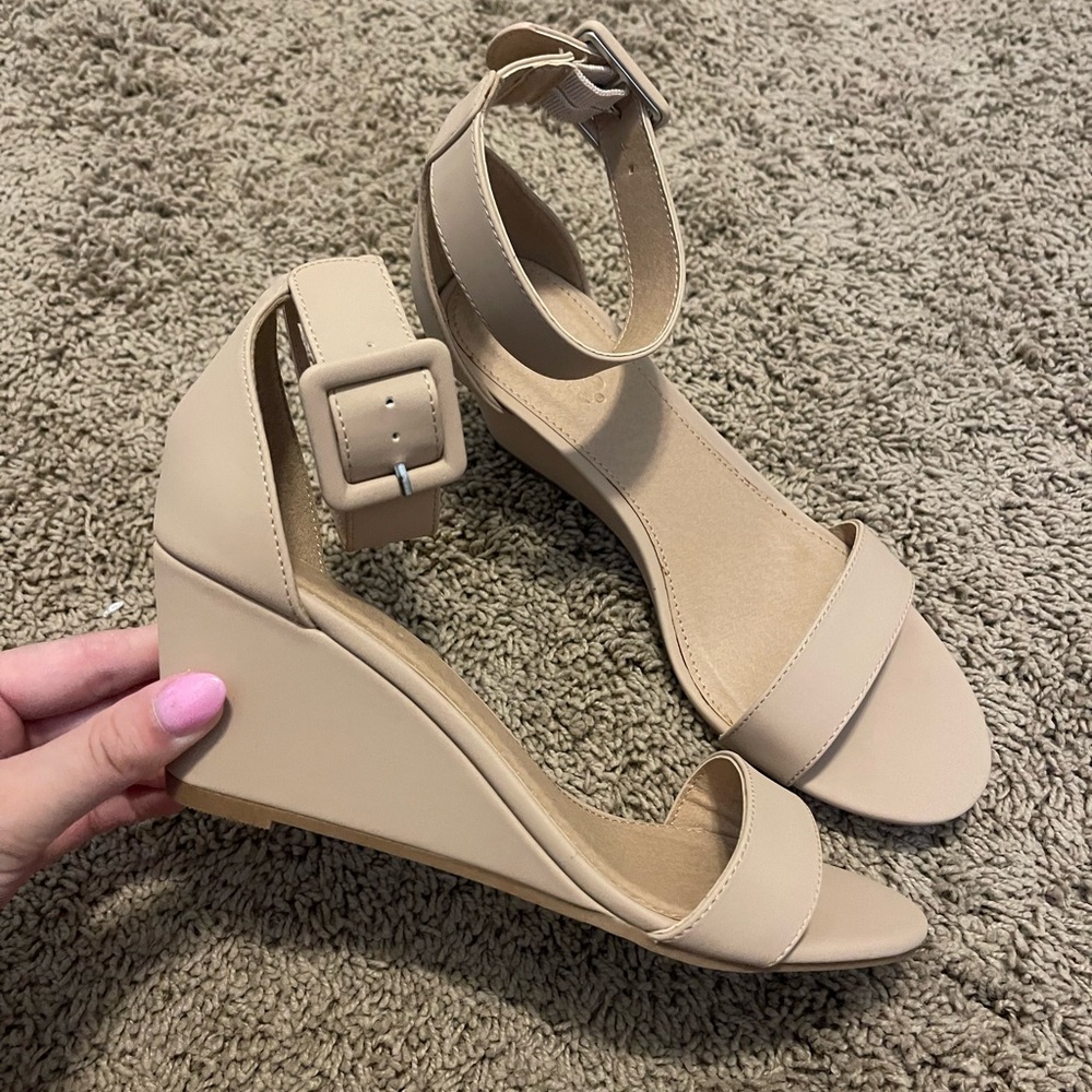 nude wedge heel